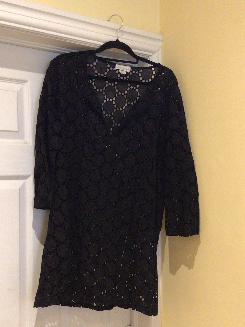 Jordan Taylor Black 100% coton eyelet V-Neck Tunic Coverup